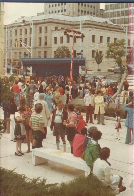 1976 05 01 15 Winston Salem Springfest.jpg